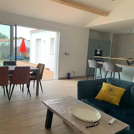 4 Chambres Avec Piscine Chauffee Et Jacuzzi, A 800m De La Des Sables Vigniers * Les Sables Vignier
