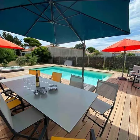 4 Chambres Avec Piscine Chauffee Et Jacuzzi, A 800m De La Des Sables Vigniers * Les Sables Vignier