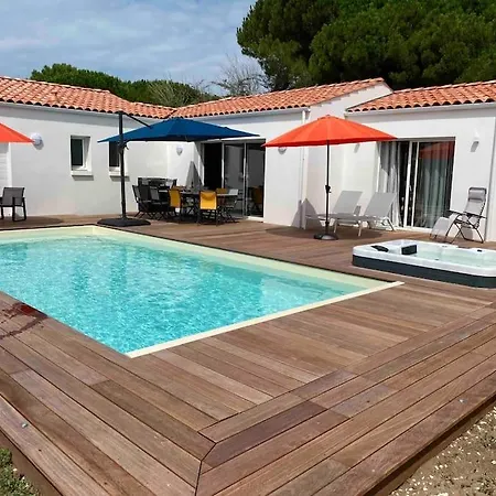 Villa 4 Chambres Avec Piscine Chauffee Et Jacuzzi, A 800m De La Des Sables Vigniers Les Sables Vignier