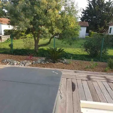 4 Chambres Avec Piscine Chauffee Et Jacuzzi, A 800m De La Des Sables Vigniers Les Sables Vignier